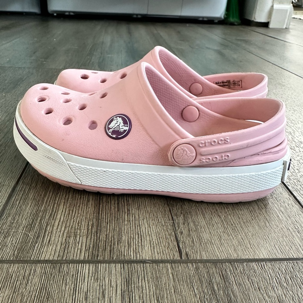 Kids Pink Crocs 🐊 sz 10/11